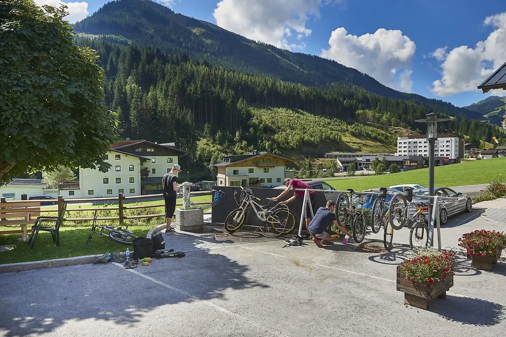 Pension Gabi Saalbach-Hinterglemm Bed & Breakfast